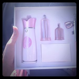 Airbrush Compressor/ Oxygen Facial/ Spray and Go🌹